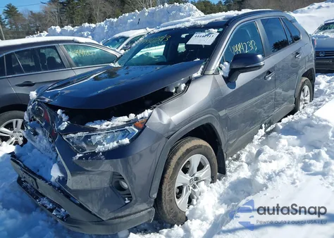 2021 Toyota Rav4 Xle z USA, uszkodzony, nr VIN 2T3P1RFV5MC227402
